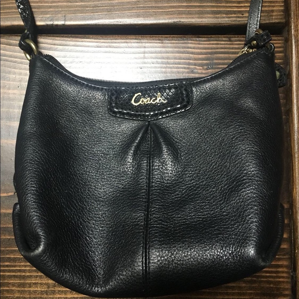 Small crossover purse